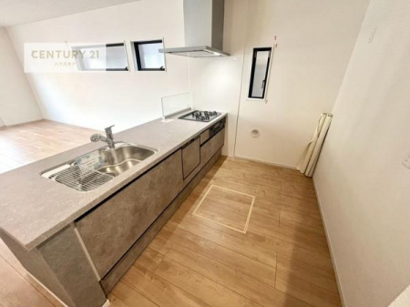 �L�b�`���@��Ƃ肠�钲���X�y�[�X�ō�Ƃ����₷�����K�ȃL�b�`���ł��I
���q�l�ƈꏏ�ɂ��َq������y���߂�L�X�X�y�[�X�ł��B�y�����������ԂɂȂ肻���ł��ˁI