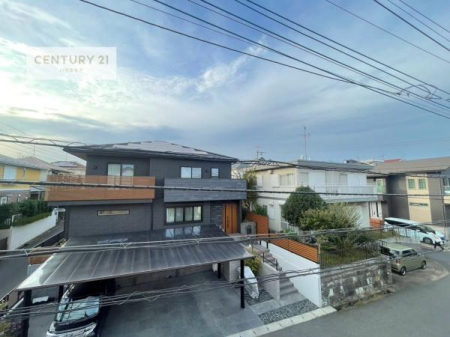 �Z�˂���̒��]�ʐ^�@�����������Z��X�̌i�F��]�݂Ȃ���A���E����������m�ۂ��ꂽ���]�B�X���݂�g�߂Ɋ����A�������Ƃ����J�������y���߂܂��B