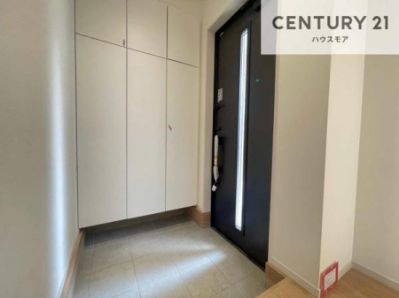 ���ց@�V���[�Y�{�b�N�X�t���Ȃ̂ŁA���ւ��Еt�����|�������₷���ł��I
�X�b�L���������ւŌ˂��J�����u�ԁA�������̂���S�n������Ԃ��o�}���Ă���܂��B