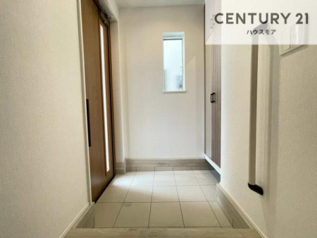 ���ց@�V���[�Y�{�b�N�X�t���Ȃ̂ŁA���ւ��Еt�����|�������₷���ł��I
�X�b�L���������ւŌ˂��J�����u�ԁA�������̂���S�n������Ԃ��o�}���Ă���܂��B