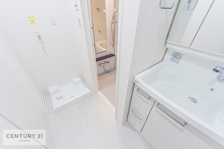 洗面台・洗面所　洗濯機置き場も室内にあります！
洗濯機を長く大切に使うことができます。
